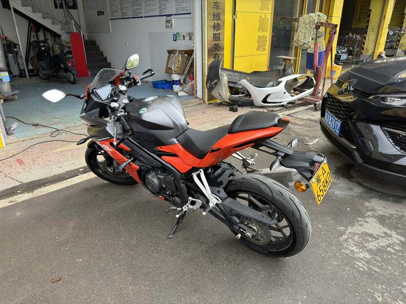 二手贝纳利龙卷风 Tornado 302R