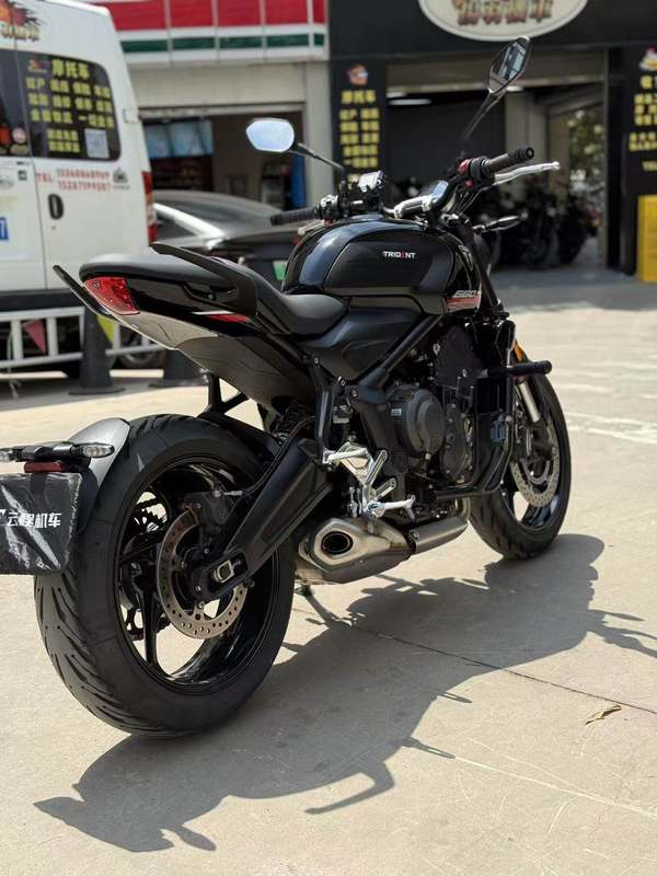 二手凯旋Trident 660