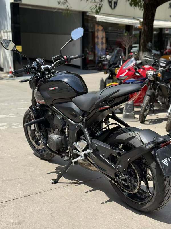 二手凯旋Trident 660