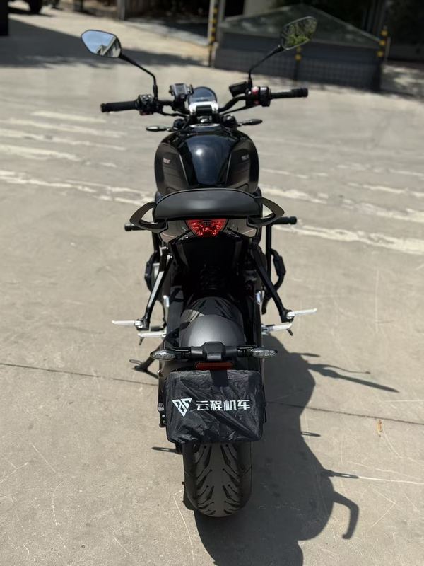 二手凯旋Trident 660