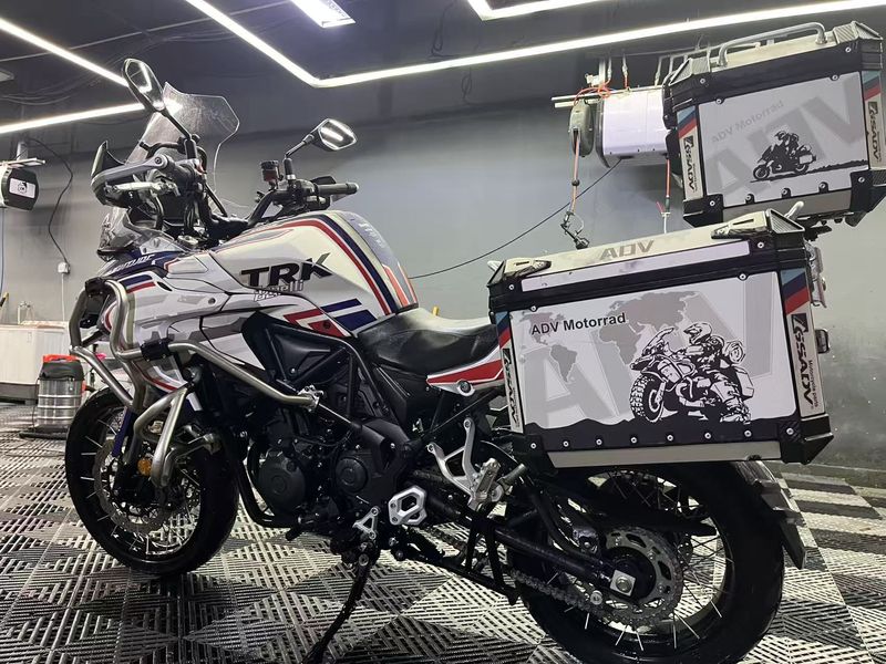 二手贝纳利金鹏 TRK502