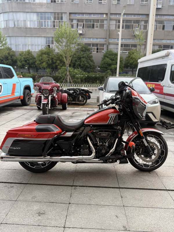 二手哈雷戴维森大道滑翔 Street Glide