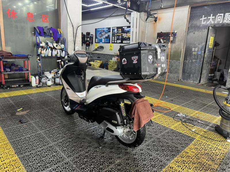 二手比亚乔Medley 150