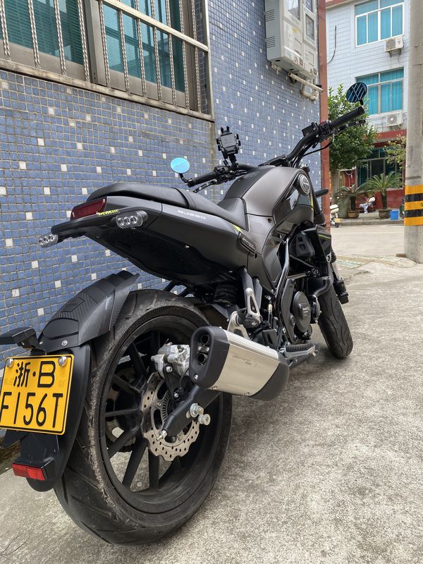 二手贝纳利幼狮 Leoncino 250