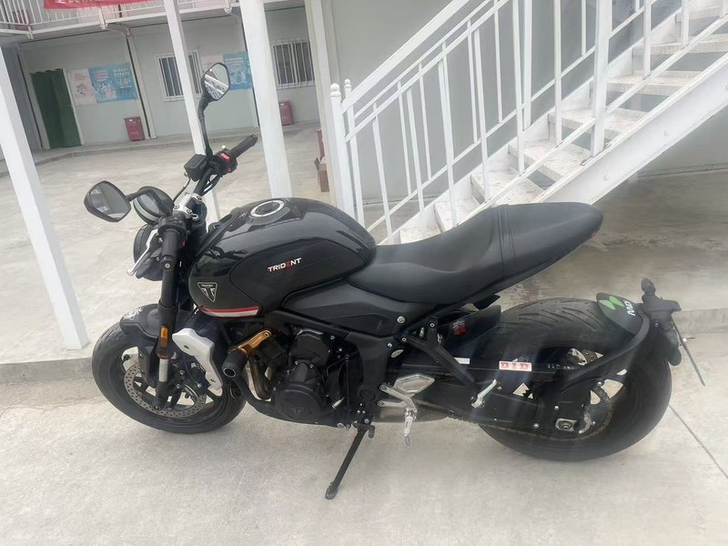 二手凯旋Trident 660