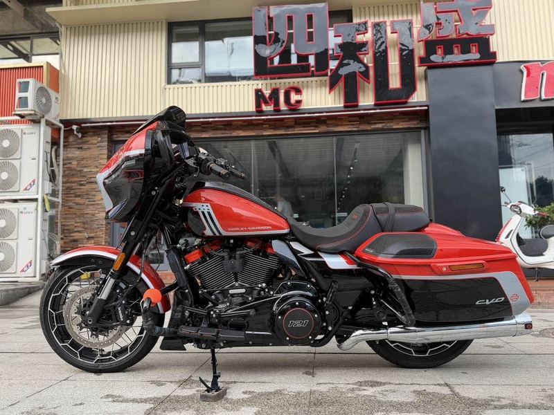 二手哈雷戴维森大道滑翔 Street Glide