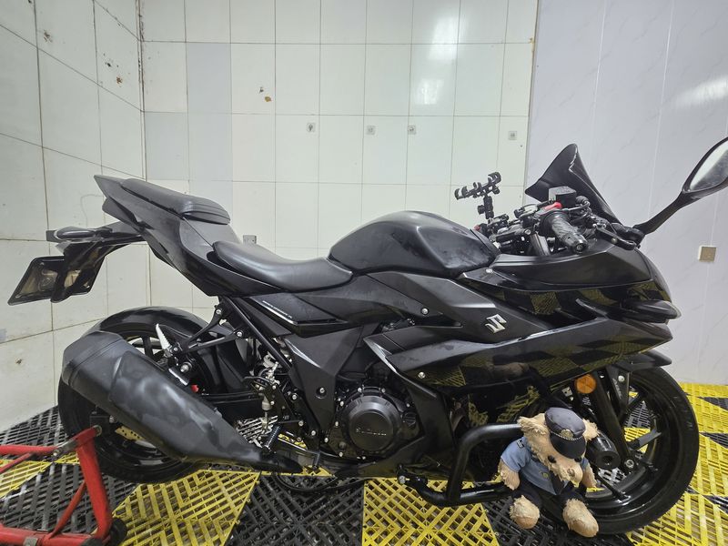 二手豪爵铃木GSX250R