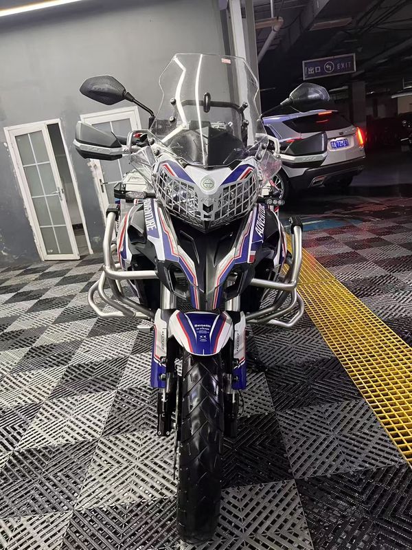 二手贝纳利金鹏 TRK502