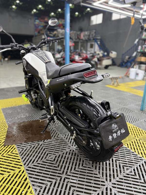 二手贝纳利幼狮 Leoncino 250