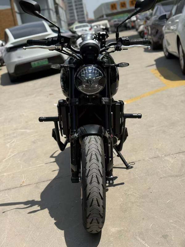 二手凯旋Trident 660