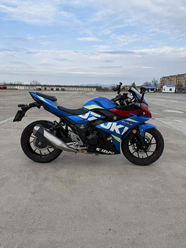 二手豪爵铃木GSX250R