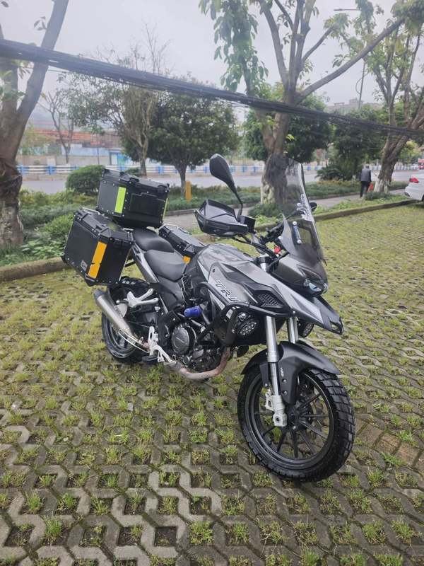 二手贝纳利金鹏 TRK251