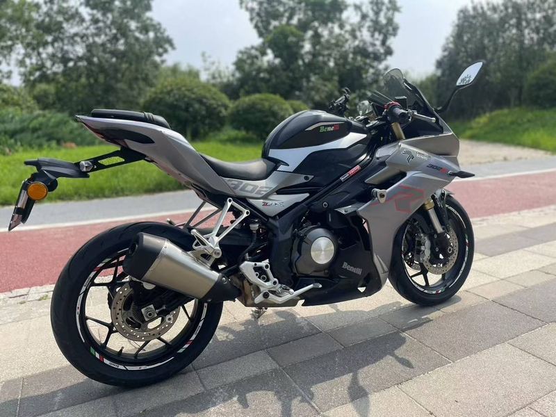 二手贝纳利龙卷风 Tornado 302R