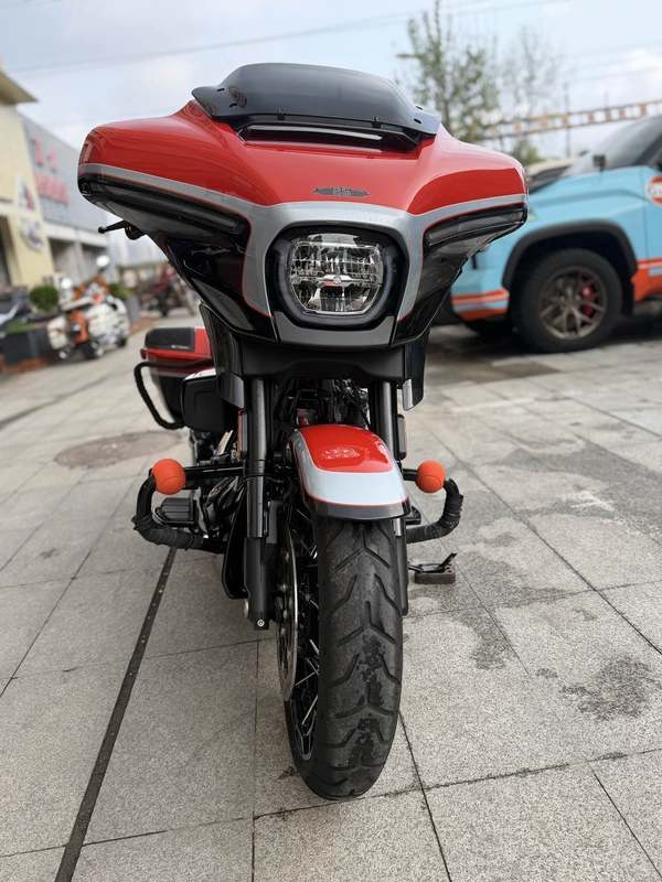 二手哈雷戴维森大道滑翔 Street Glide