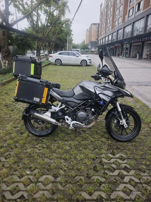 二手贝纳利金鹏 TRK251