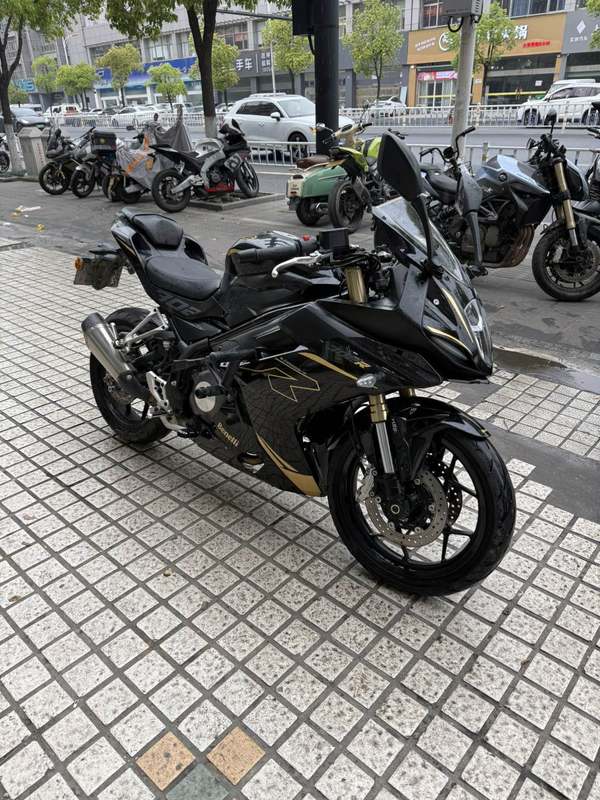 二手贝纳利龙卷风 Tornado 302R