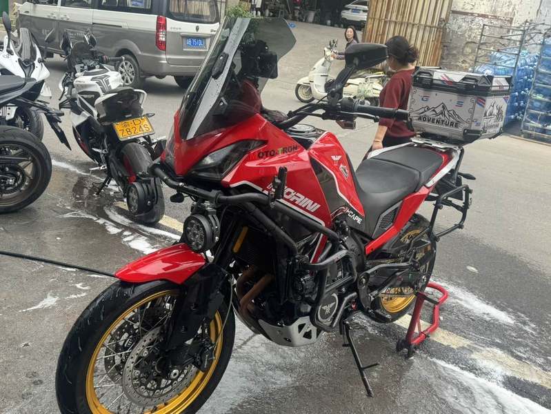 二手摩托莫里尼X-Cape 650