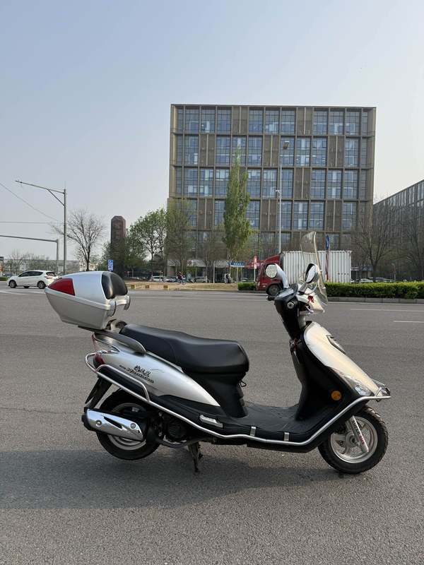 二手豪爵铃木天龙星UA125T-3