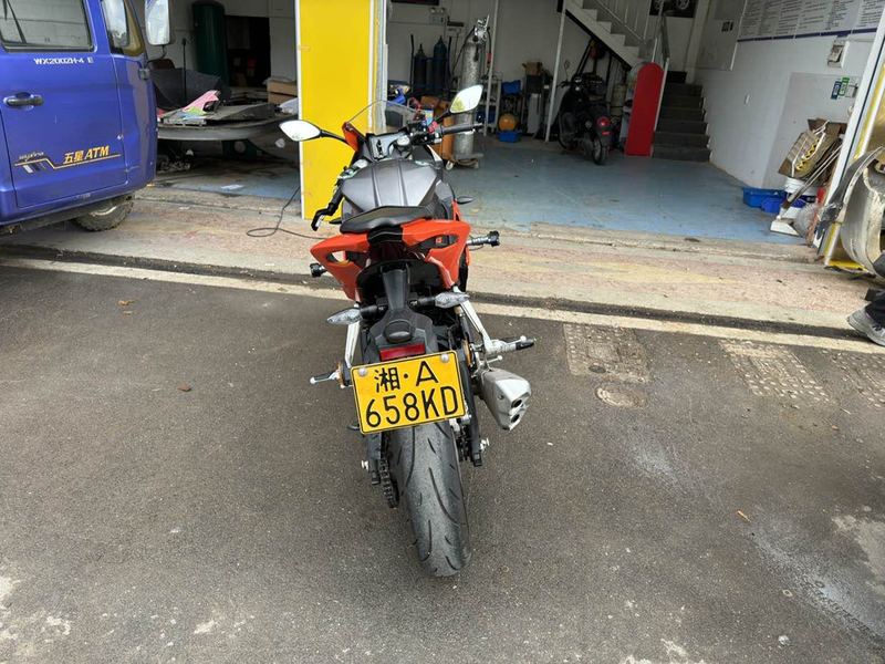 二手贝纳利龙卷风 Tornado 302R