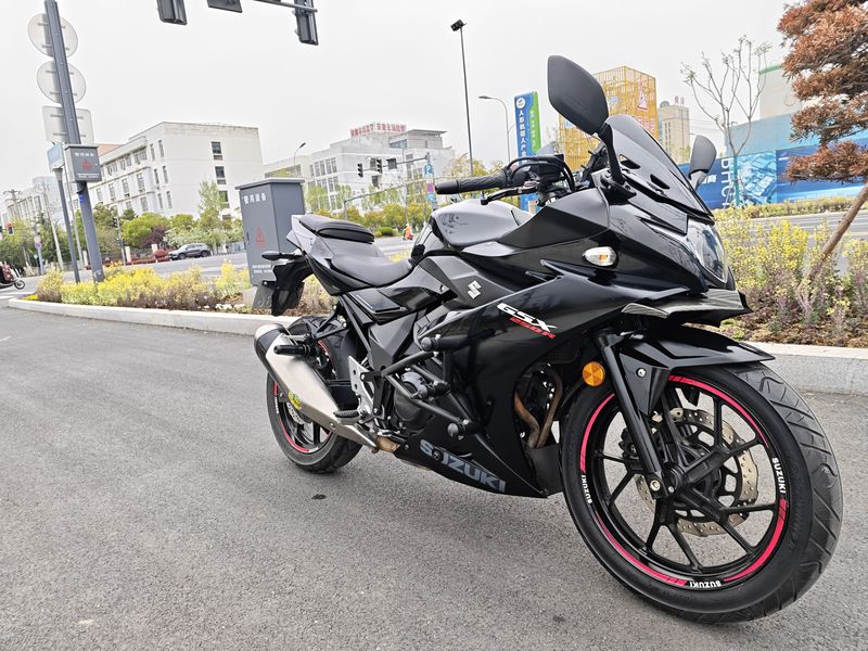 二手豪爵铃木GSX250R