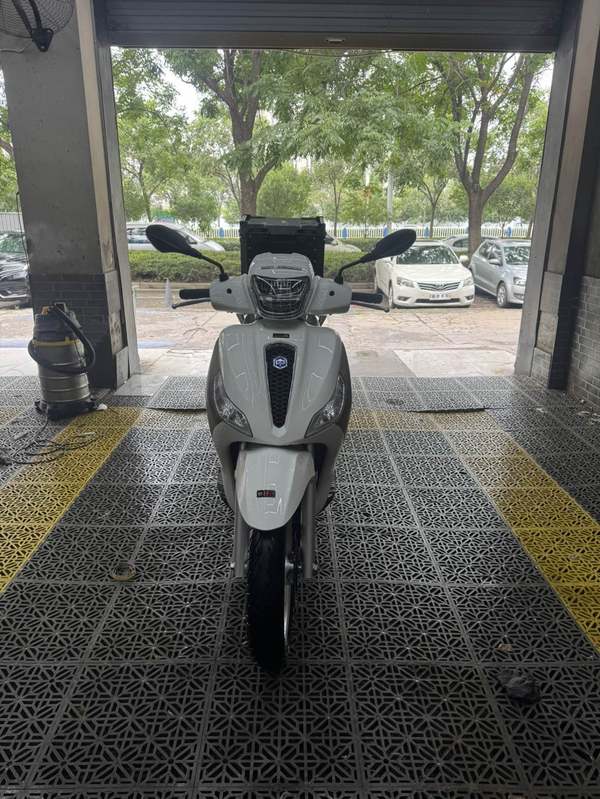 二手比亚乔Medley 150