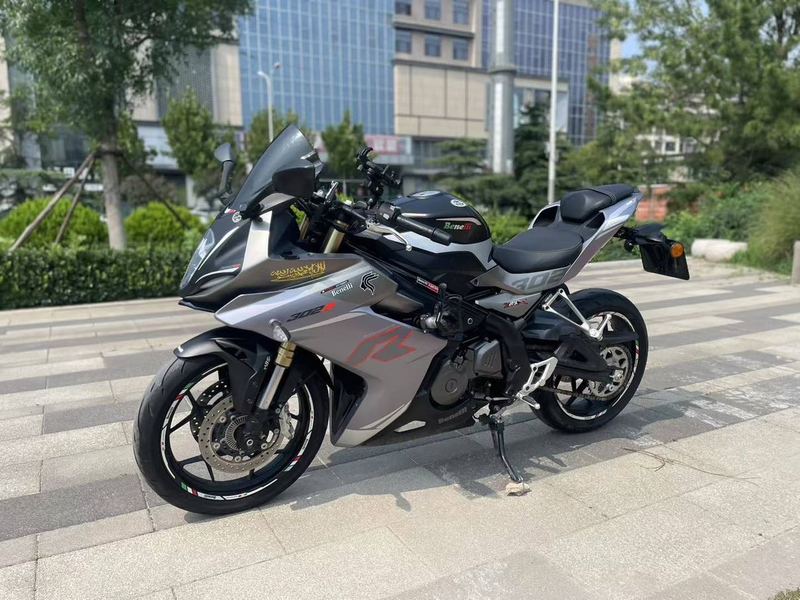 二手贝纳利龙卷风 Tornado 302R