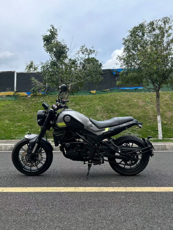 二手贝纳利幼狮 Leoncino 250