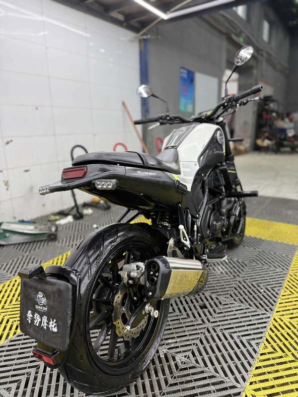 二手贝纳利幼狮 Leoncino 250