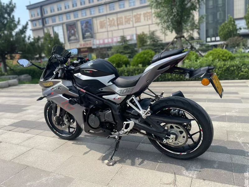 二手贝纳利龙卷风 Tornado 302R