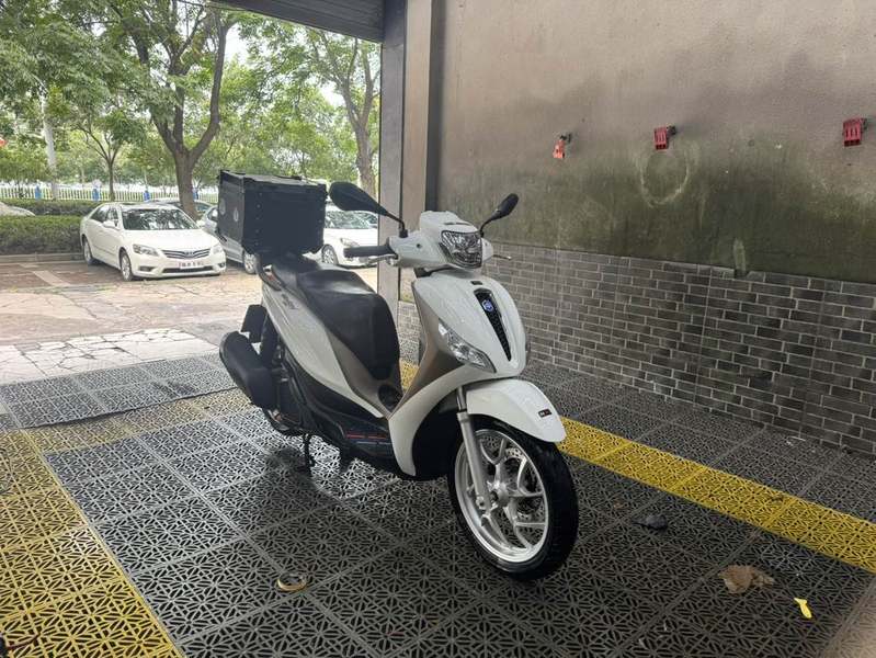 二手比亚乔Medley 150