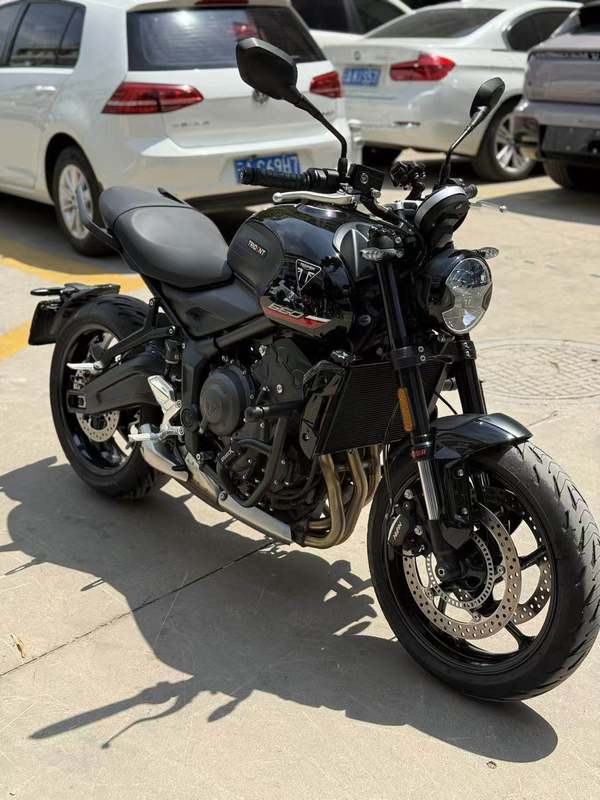 二手凯旋Trident 660