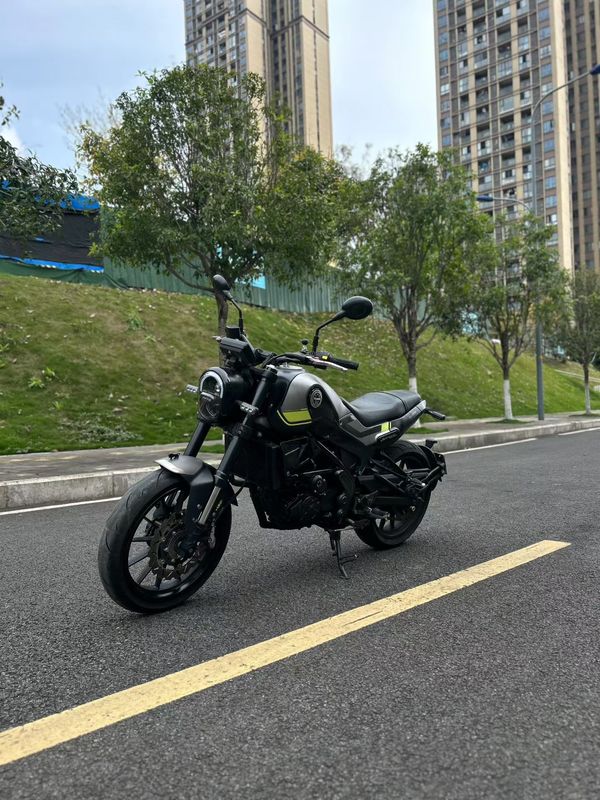 二手贝纳利幼狮 Leoncino 250