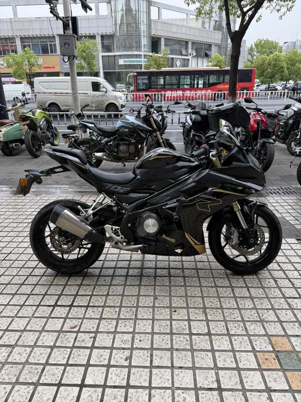 二手贝纳利龙卷风 Tornado 302R