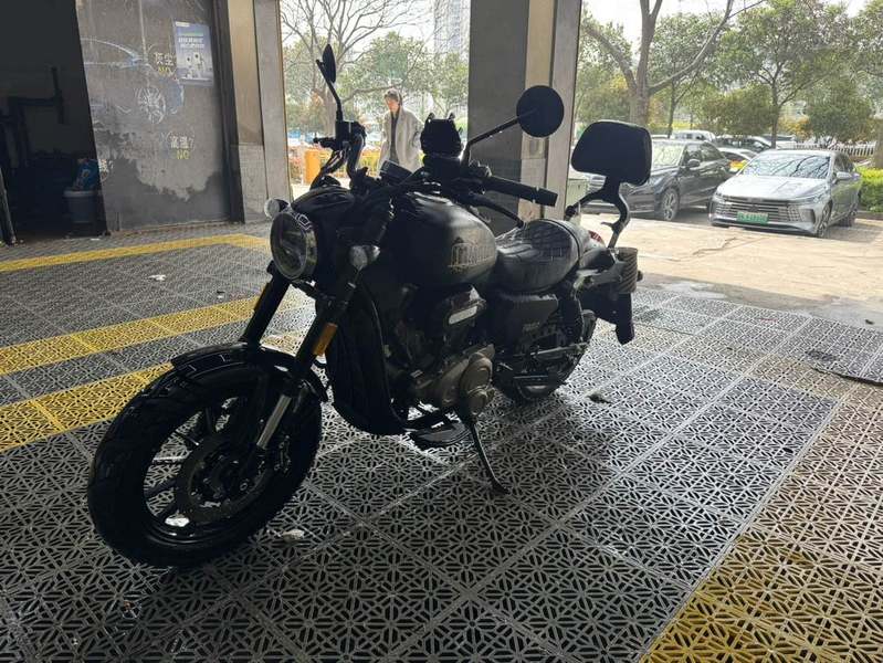 二手QJMOTOR闪300