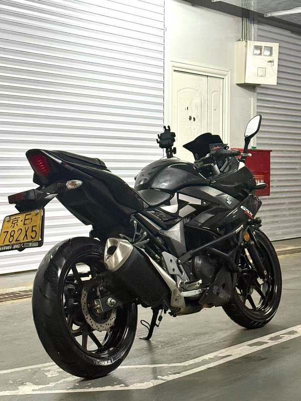 二手豪爵铃木GSX250R