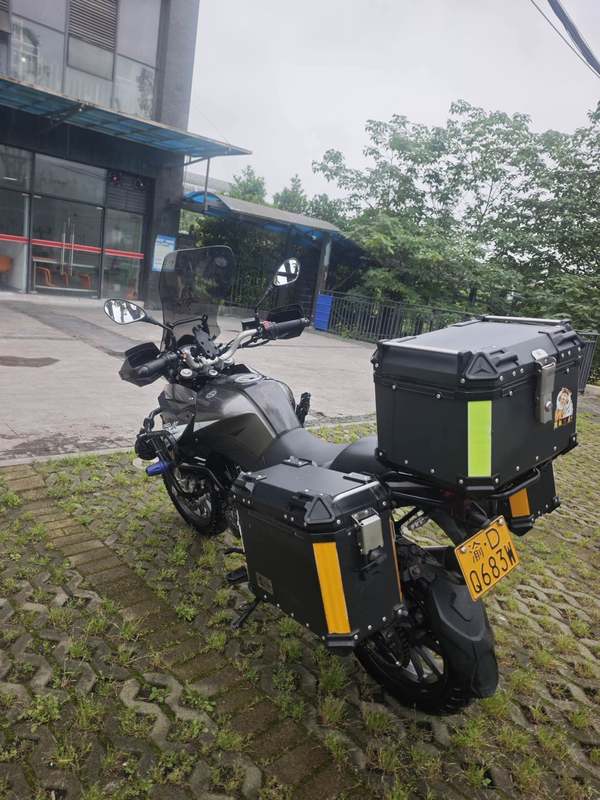 二手贝纳利金鹏 TRK251