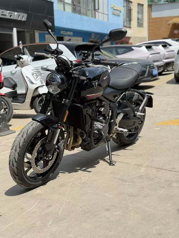 二手凯旋Trident 660