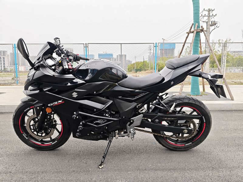 二手豪爵铃木GSX250R