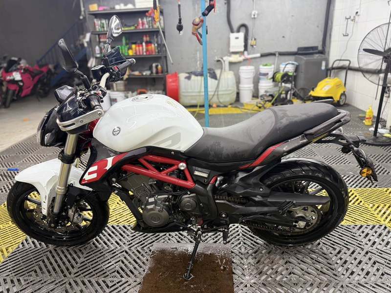 二手贝纳利蓝宝龙 BN302S