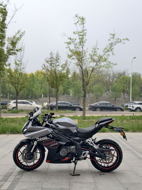 二手贝纳利龙卷风 Tornado 302R