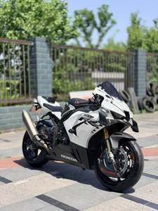 二手本田CBR 1000 RR-R