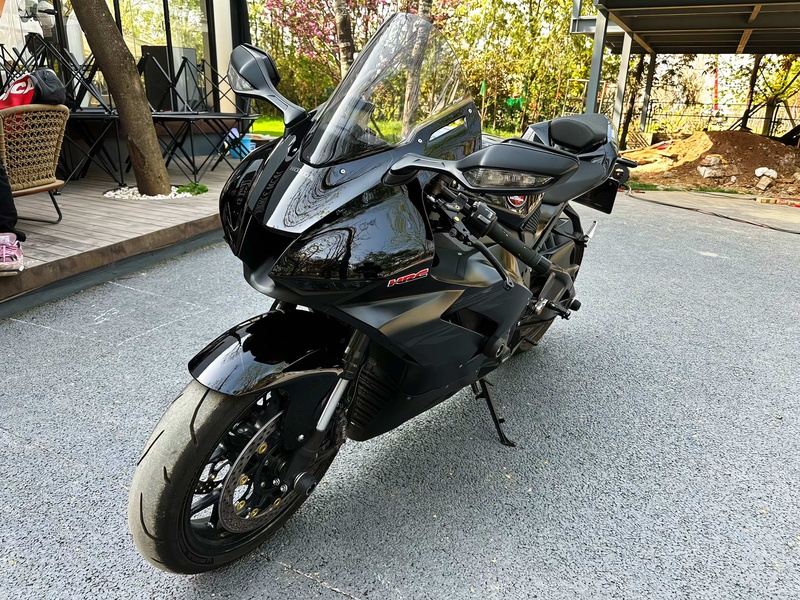 二手本田CBR 1000 RR-R