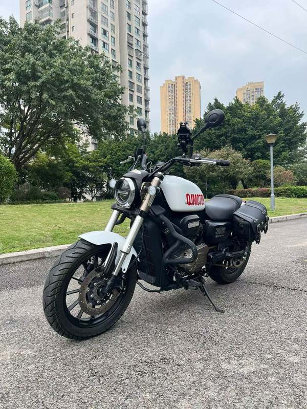 二手QJMOTOR闪300