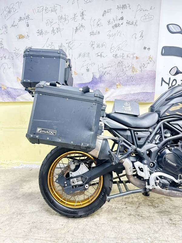 二手贝纳利TRK702