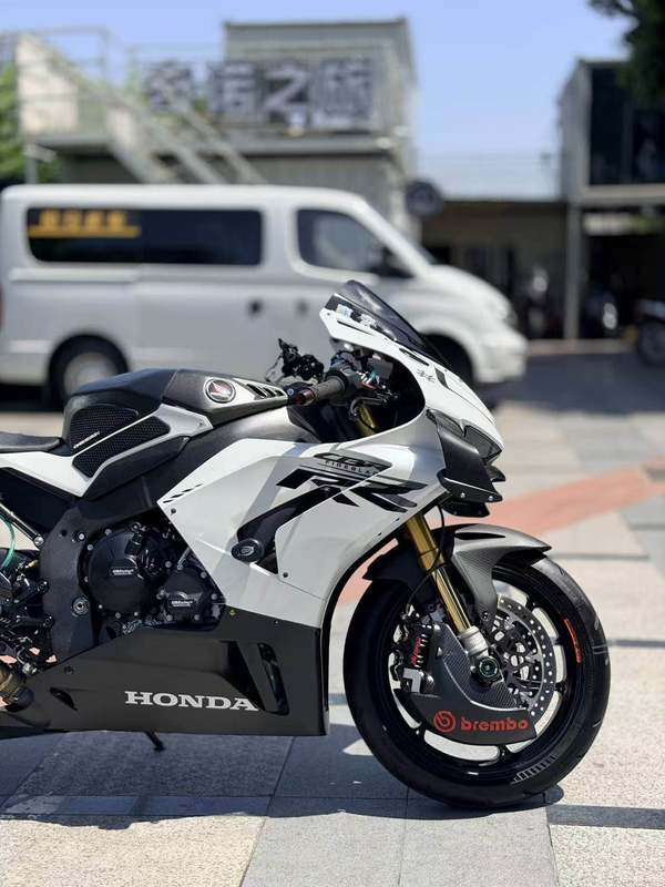 二手本田CBR 1000 RR-R