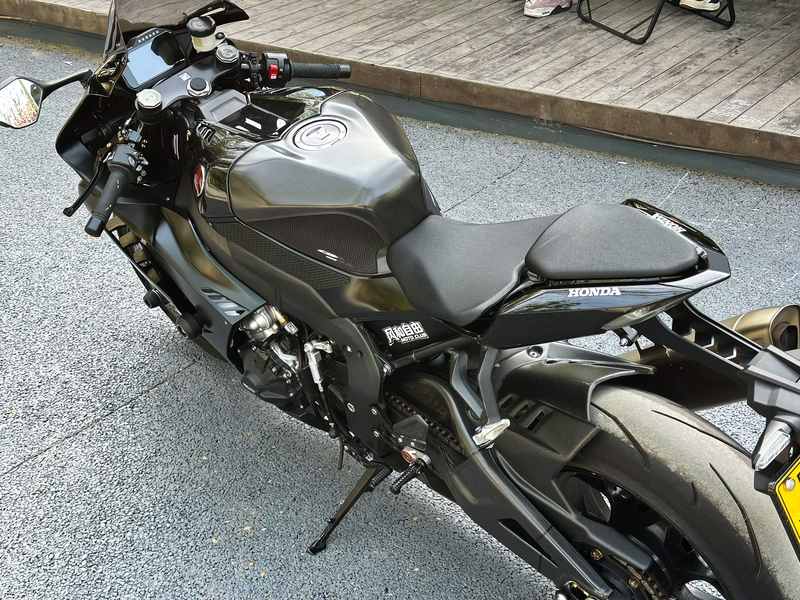 二手本田CBR 1000 RR-R
