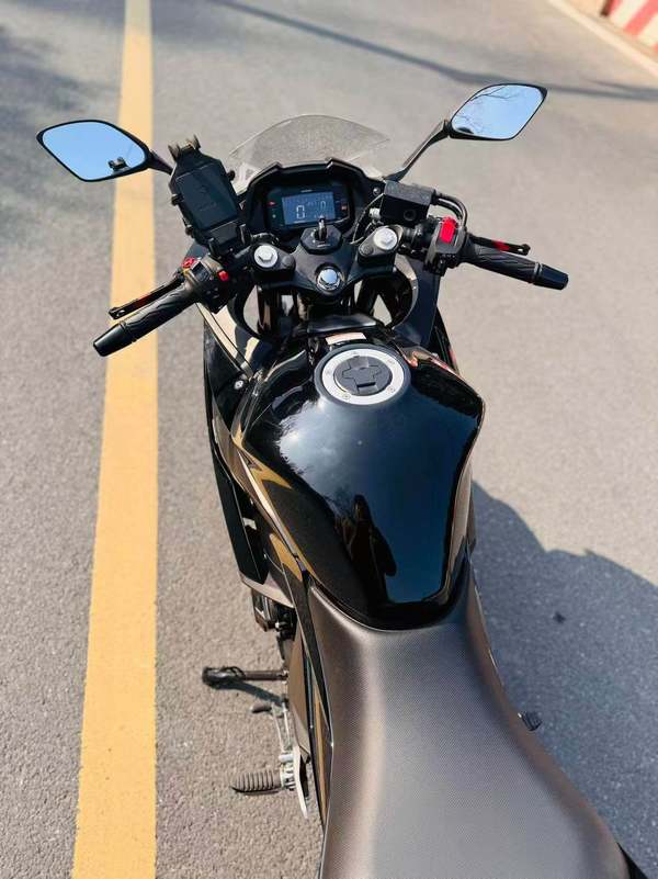 二手豪爵铃木GSX250R