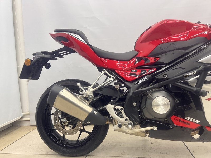 二手贝纳利龙卷风 Tornado 252R