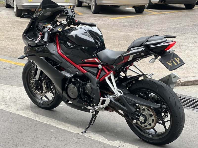 二手贝纳利龙卷风 Tornado 302R