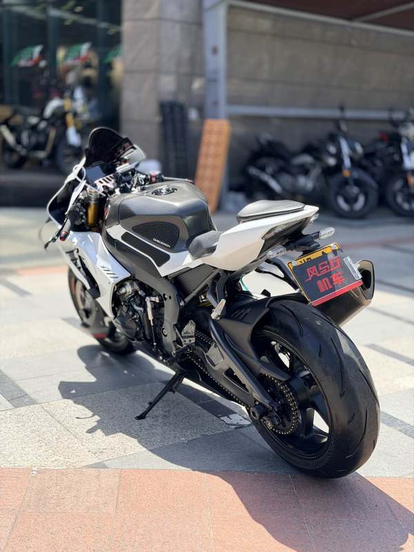 二手本田CBR 1000 RR-R